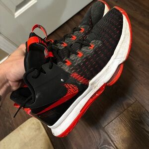 Nike Lebron James Witness